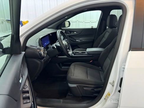 Used 2025 Chevrolet Equinox LT FWD image 32