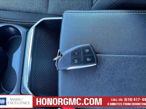 Used 2025 GMC Terrain Elevation AWD/4WD image 35