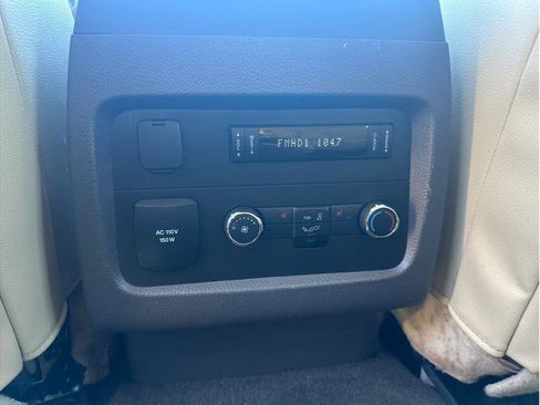 Used 2016 Lincoln Navigator Reserve image 12