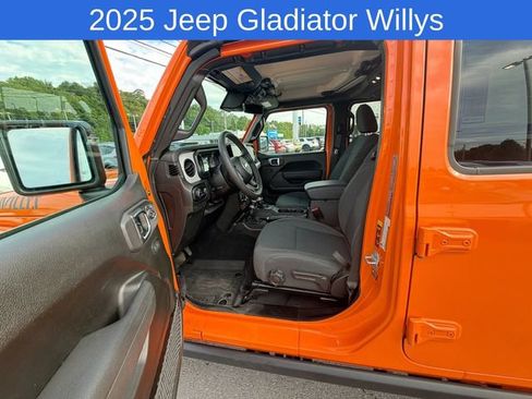 Used 2025 Jeep Gladiator Sport AWD/4WD image 12