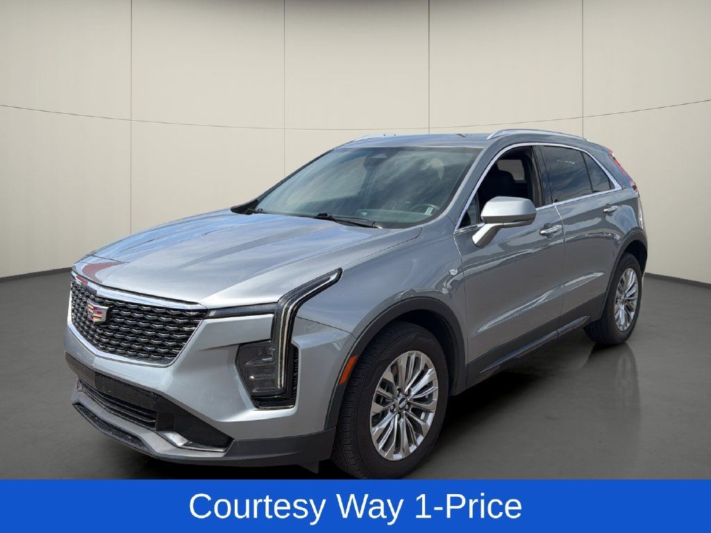 Used 2024 Cadillac XT4 Premium Luxury FWD image 4