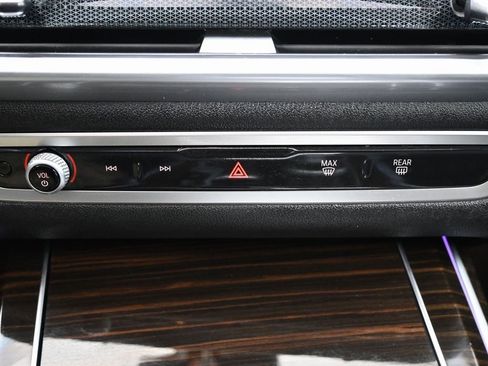 Used 2023 BMW X7 xDrive40i image 30