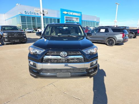 Used 2019 Toyota 4Runner SR5 image 2