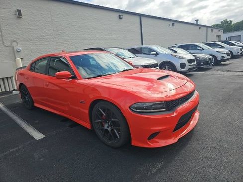 Used 2017 Dodge Charger R/T Scat Pack w/ Beats Audio Group RWD image 3
