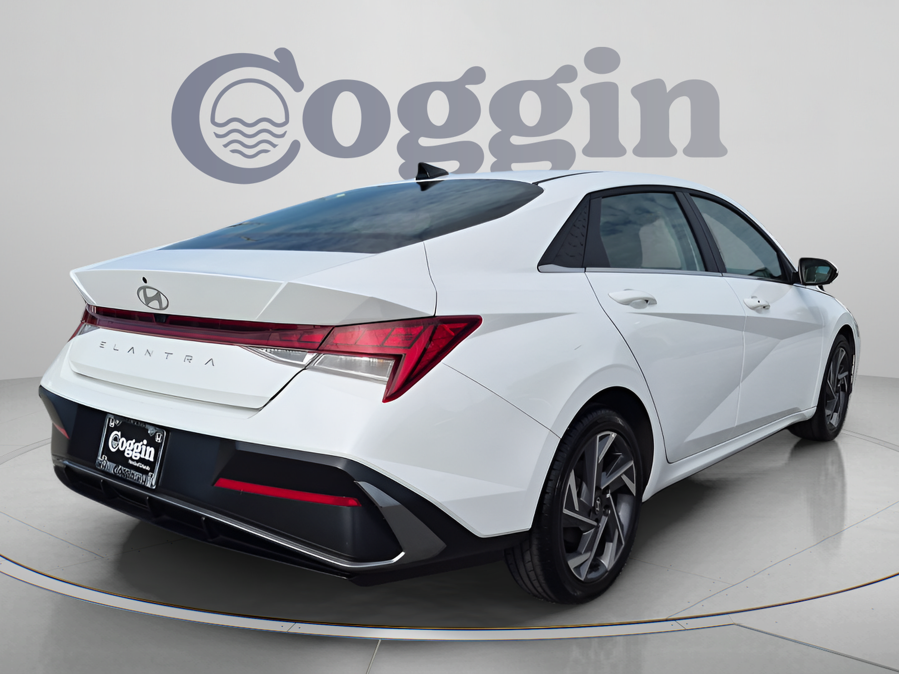 Used 2025 Hyundai Elantra SEL FWD image 6