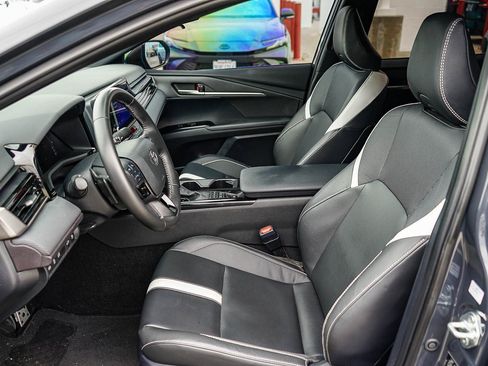 Certified 2025 Toyota Camry SE FWD image 17