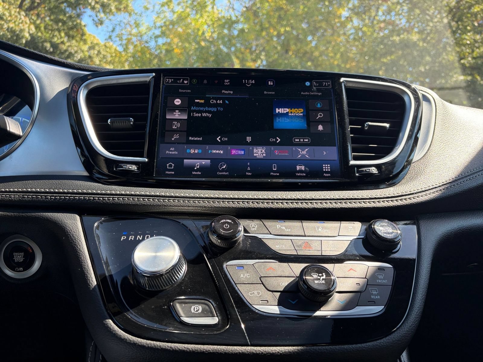 Used 2025 Chrysler Pacifica Limited FWD image 16