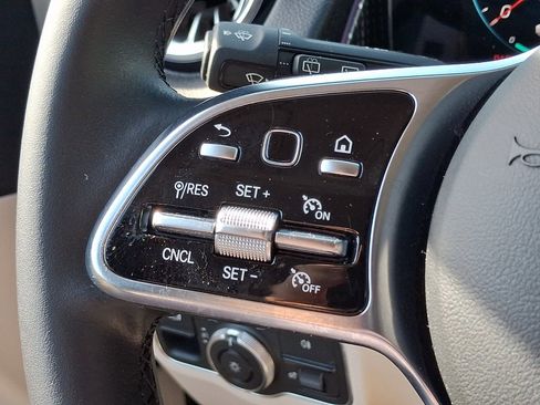 Used 2023 Mercedes-Benz EQB 300 4MATIC image 21