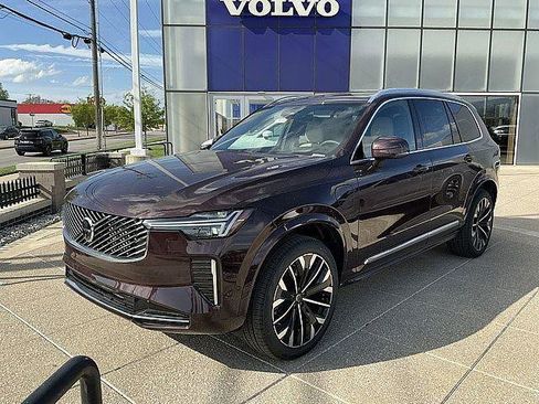 New 2026 Volvo XC90 T8 Ultra w/ Protection Package Premier AWD/4WD image 3