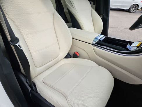 Used 2026 Mercedes-Benz GLC 300 image 23