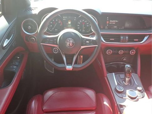 Used 2018 Alfa Romeo Stelvio Ti Sport AWD/4WD image 19