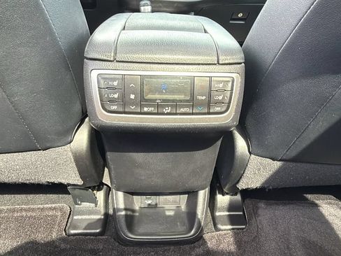 Used 2018 Toyota Highlander Limited Platinum AWD/4WD image 31