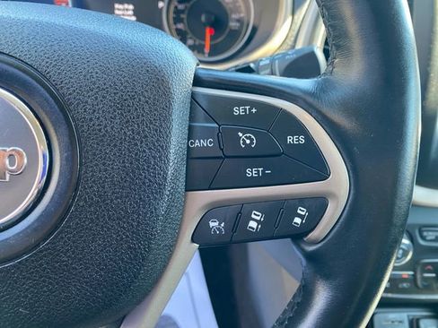 Used 2017 Jeep Cherokee High Altitude w/ Technology Group image 20