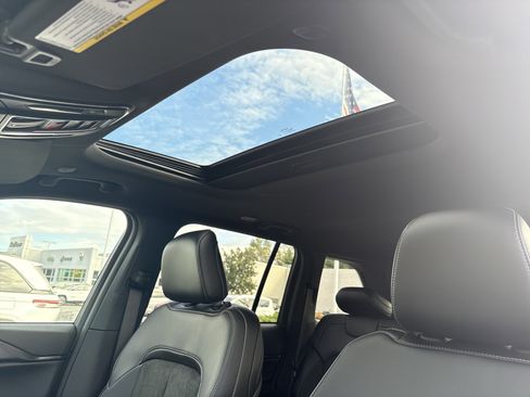 New 2025 Jeep Grand Cherokee Altitude image 19