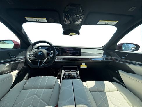 New 2025 BMW 750e xDrive image 28