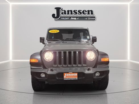 Used 2019 Jeep Wrangler Unlimited Sport S image 3