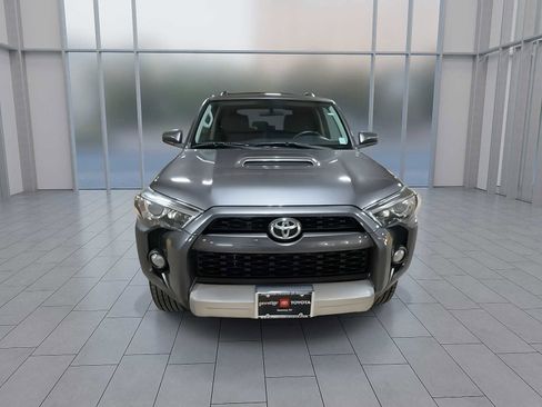 Used 2017 Toyota 4Runner TRD Off-Road image 3