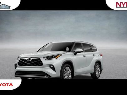 New 2026 Toyota Highlander Platinum