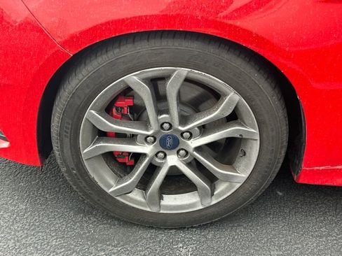 Used 2015 Ford Focus ST image 12