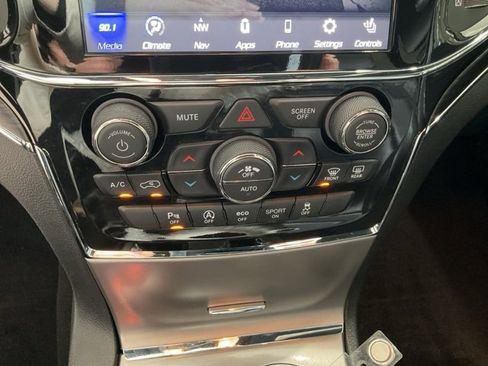 Used 2022 Jeep Grand Cherokee Limited w/ Tech Group image 15