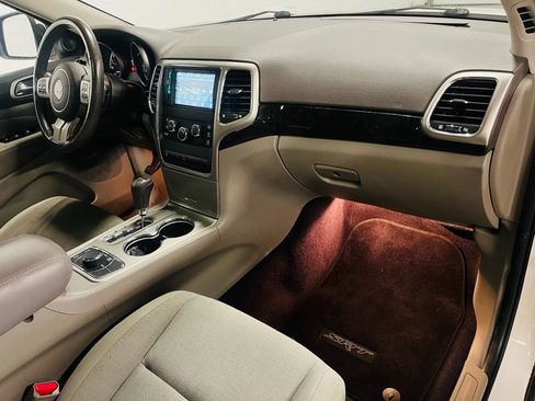 Used 2012 Jeep Grand Cherokee Laredo w/ Laredo E Group AWD/4WD image 21