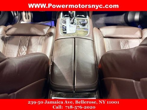 Used 2021 BMW 750i xDrive w/ Executive Package image 37
