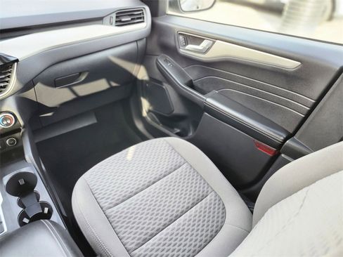 Certified 2021 Ford Escape SE w/ SE Sport Appearance Package image 15