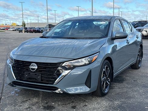 New 2025 Nissan Sentra SV image 2