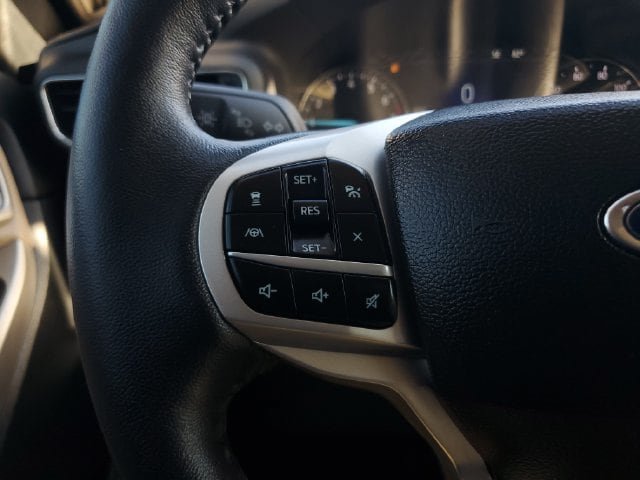Used 2022 Ford Explorer Limited w/ Equipment Group 301A AWD/4WD image 26