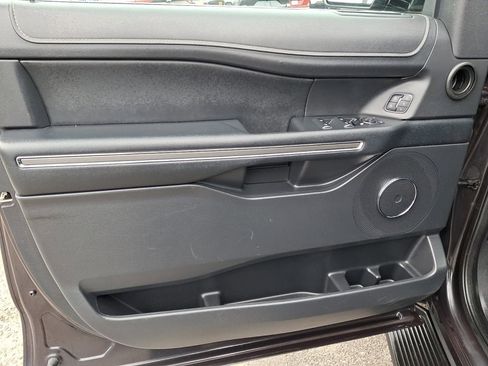 Used 2024 Ford Expedition XLT AWD/4WD image 25