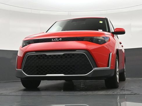 Used 2023 Kia Soul LX FWD image 30