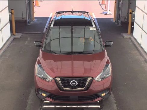 Used 2020 Nissan Kicks SR FWD image 3