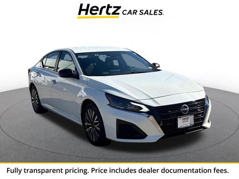 Used 2025 Nissan Altima 2.5 SV FWD image 1
