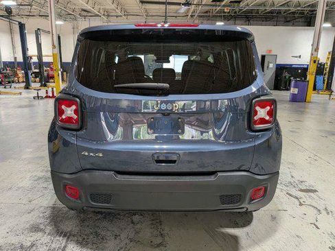 Certified 2023 Jeep Renegade Latitude AWD/4WD image 5