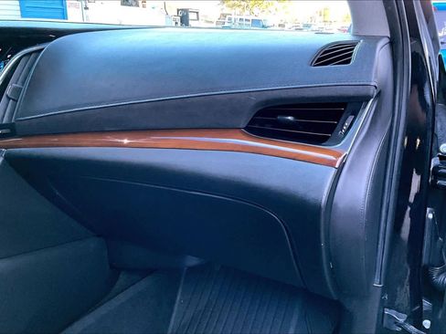Used 2020 Cadillac Escalade Luxury image 17