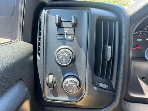 Used 2018 Chevrolet Silverado 1500 W/T w/ Special Service Package AWD/4WD image 17