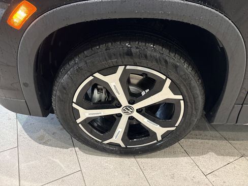 New 2026 Volkswagen Tiguan SE image 7