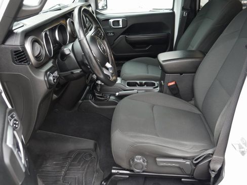 Used 2020 Jeep Gladiator Sport w/ Quick Order Package 24S image 8