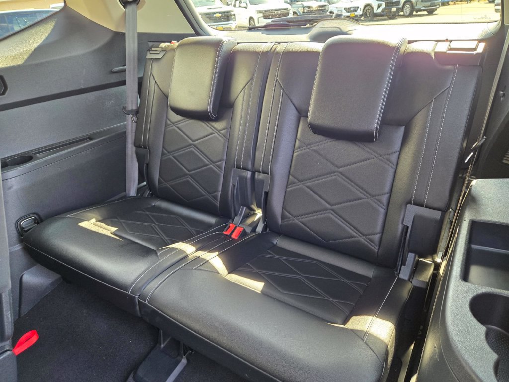 Used 2025 Volkswagen Atlas SE FWD image 11
