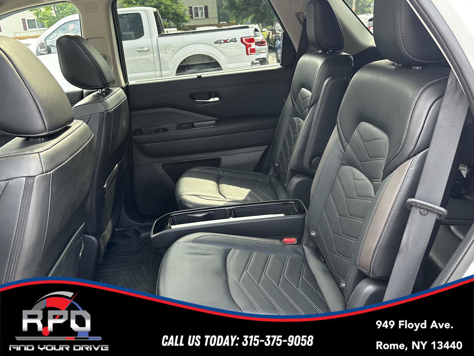 Used 2023 Nissan Pathfinder Platinum AWD/4WD image 28
