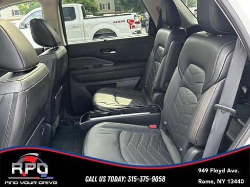 Used 2023 Nissan Pathfinder Platinum AWD/4WD image 28