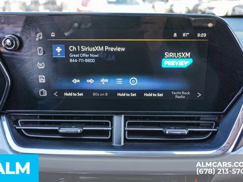 Used 2025 Chevrolet Trax LT FWD image 36
