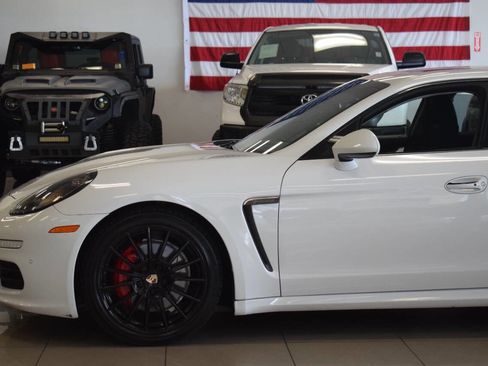 Used 2014 Porsche Panamera 4 image 18