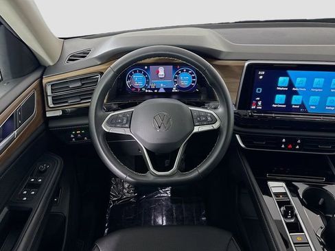 Used 2024 Volkswagen Atlas SE image 22