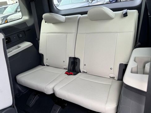 Used 2024 Hyundai Santa Fe Limited image 12