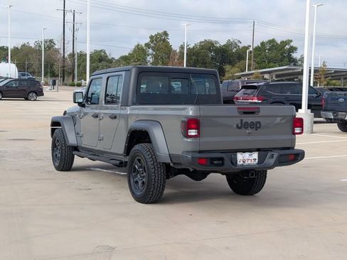Used 2022 Jeep Gladiator Sport w/ Trailer Tow Package AWD/4WD image 4