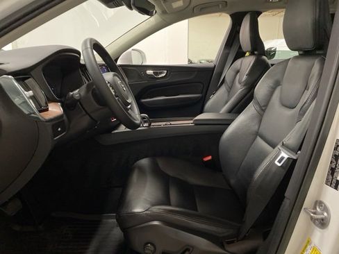 Used 2023 Volvo XC60 B5 Plus w/ Protection Package Premier image 18