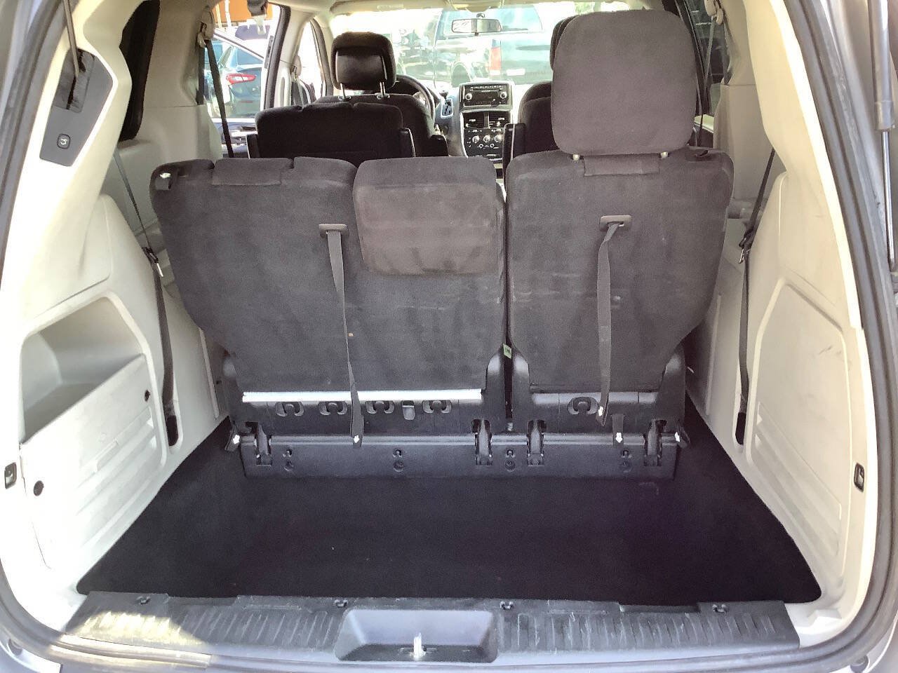 Used 2013 Dodge Grand Caravan SXT FWD image 25