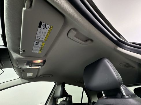 Used 2023 Kia Niro EX image 18