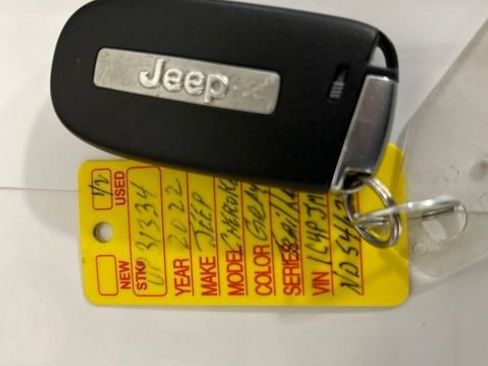 Used 2022 Jeep Cherokee Trailhawk w/ Sound & Nav Group AWD/4WD image 31
